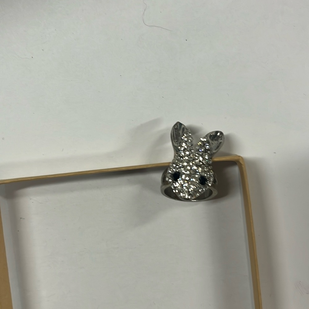 Silver sparkly bunny ring